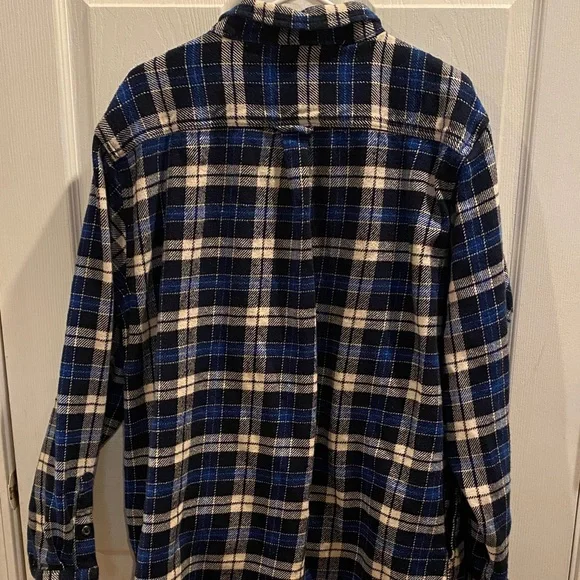 Orvis Navy and Cream Plaid Shirt Jacket
627 - Picture 7 of 7